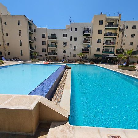 Pretty 2 Bedroom Apartment With Shared Pool 세인트폴스베이 외부 사진