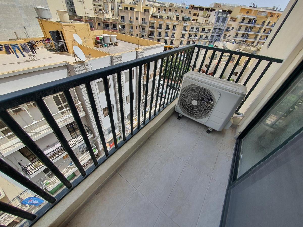 Pretty 2 Bedroom Apartment With Shared Pool 세인트폴스베이 외부 사진