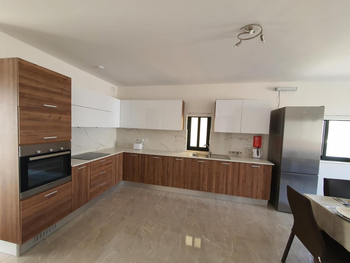 Pretty 2 Bedroom Apartment With Shared Pool 세인트폴스베이 외부 사진