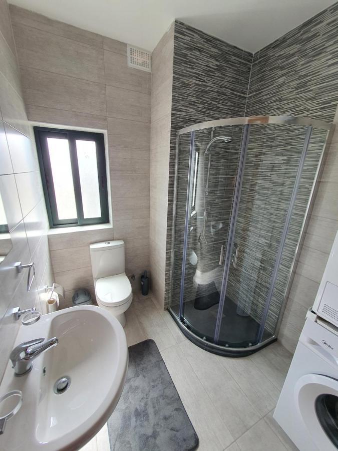 Pretty 2 Bedroom Apartment With Shared Pool 세인트폴스베이 외부 사진