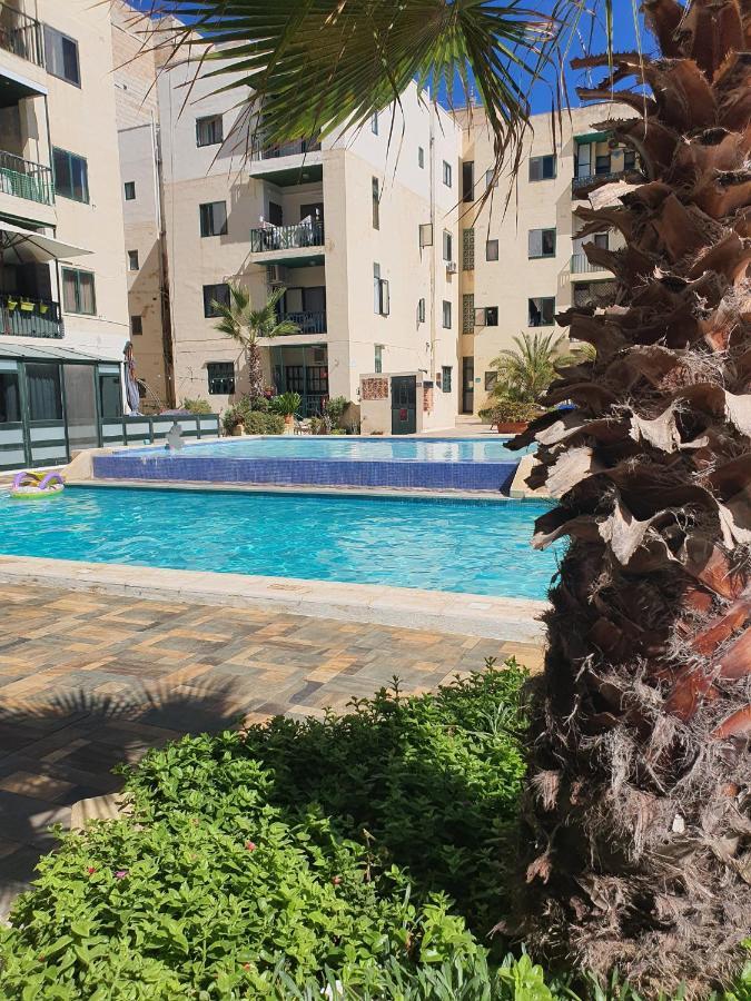 Pretty 2 Bedroom Apartment With Shared Pool 세인트폴스베이 외부 사진
