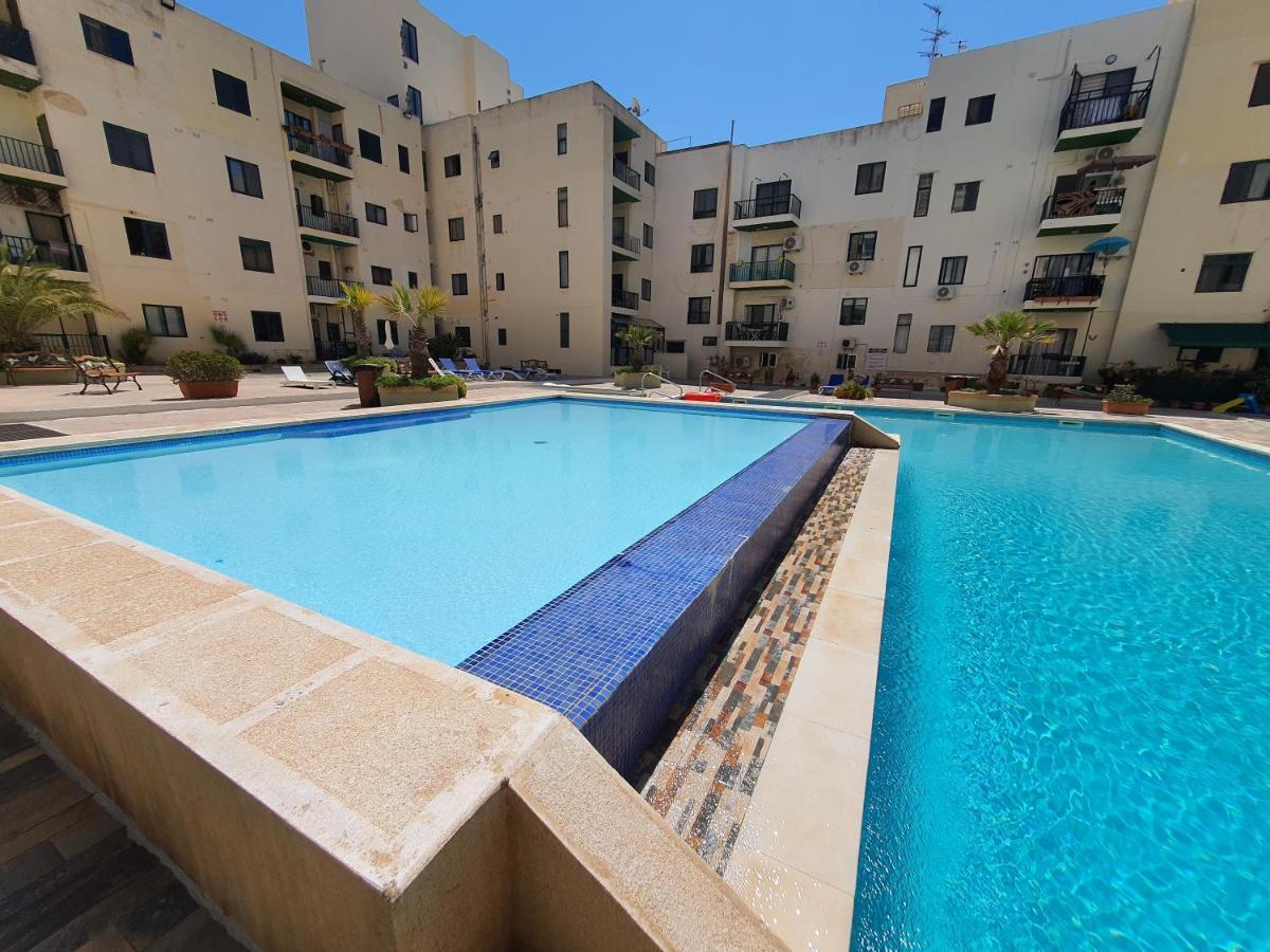 Pretty 2 Bedroom Apartment With Shared Pool 세인트폴스베이 외부 사진